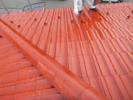 茨城県つくばみらい市の屋根塗装工程の上塗り2回目(サーモアイSi)
