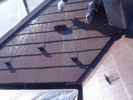 千葉県柏市O様邸の外壁塗装と屋根塗装工程：上塗り2回目 （ファインシリコンベスト）
