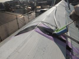 千葉県船橋市の屋根塗装工程の棟包みのコーキング