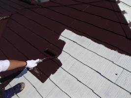 茨城県取手市M様邸の外壁塗装と屋根塗装工程：上塗り1回目（サーモアイSi）