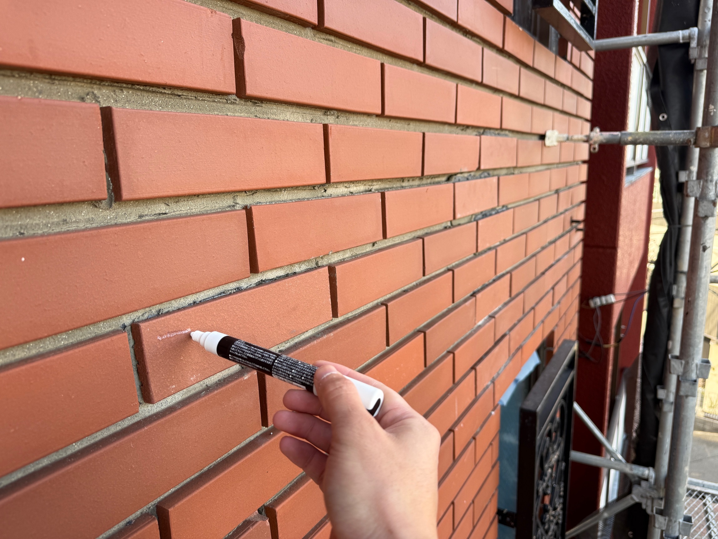 柏市シャイン　外壁塗装　屋根塗装　外壁屋根塗装　マンション　マンション修繕　タイル　タイル修繕　瓦屋根修繕　ラバーロック工法　市川市　ジョイム国府台　賃貸マンション　打診調査　タイル落下