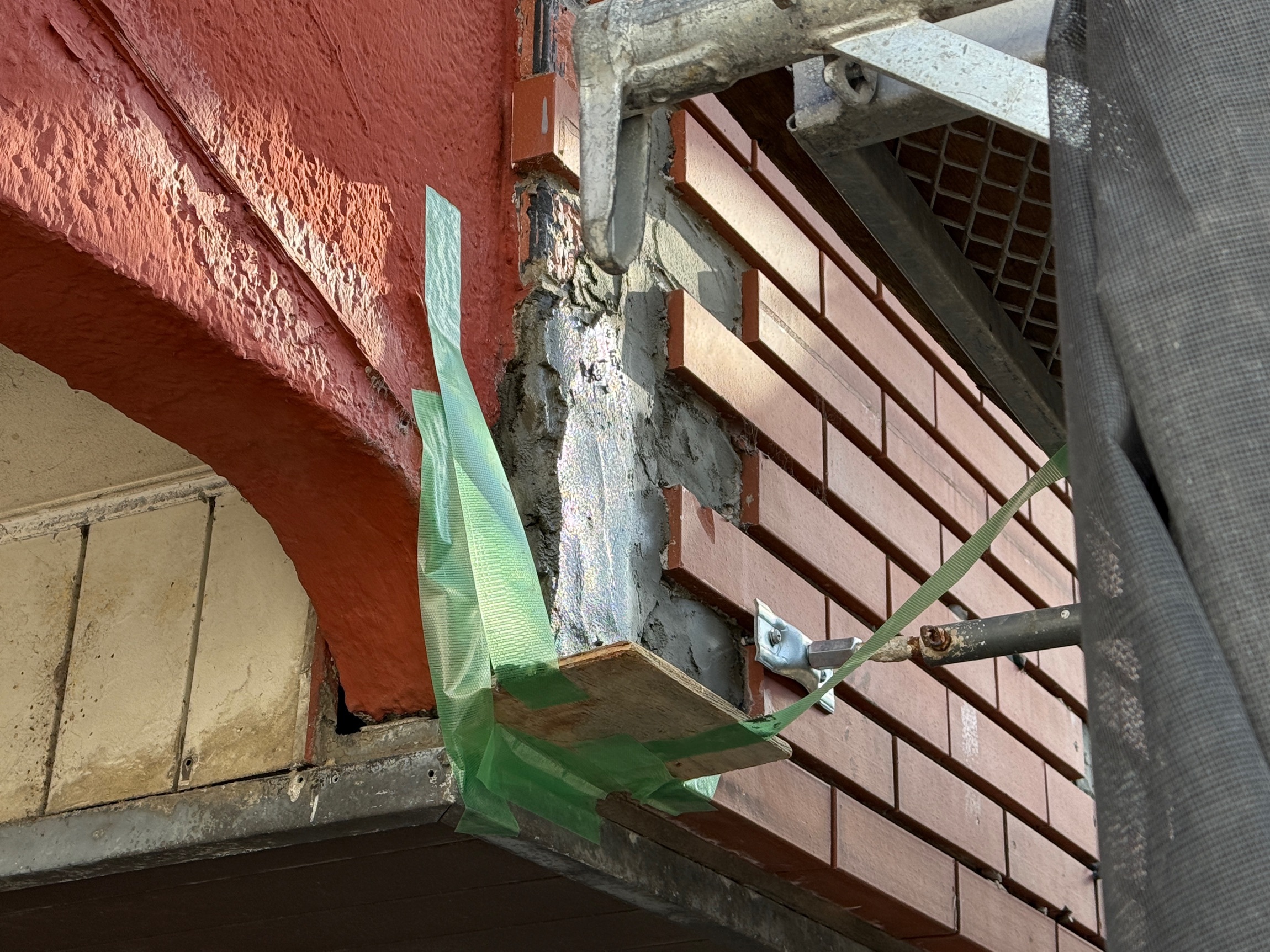 柏市シャイン　外壁塗装　屋根塗装　外壁屋根塗装　マンション　マンション修繕　タイル　タイル修繕　瓦屋根修繕　ラバーロック工法　市川市　ジョイム国府台　賃貸マンション　打診調査　タイル落下